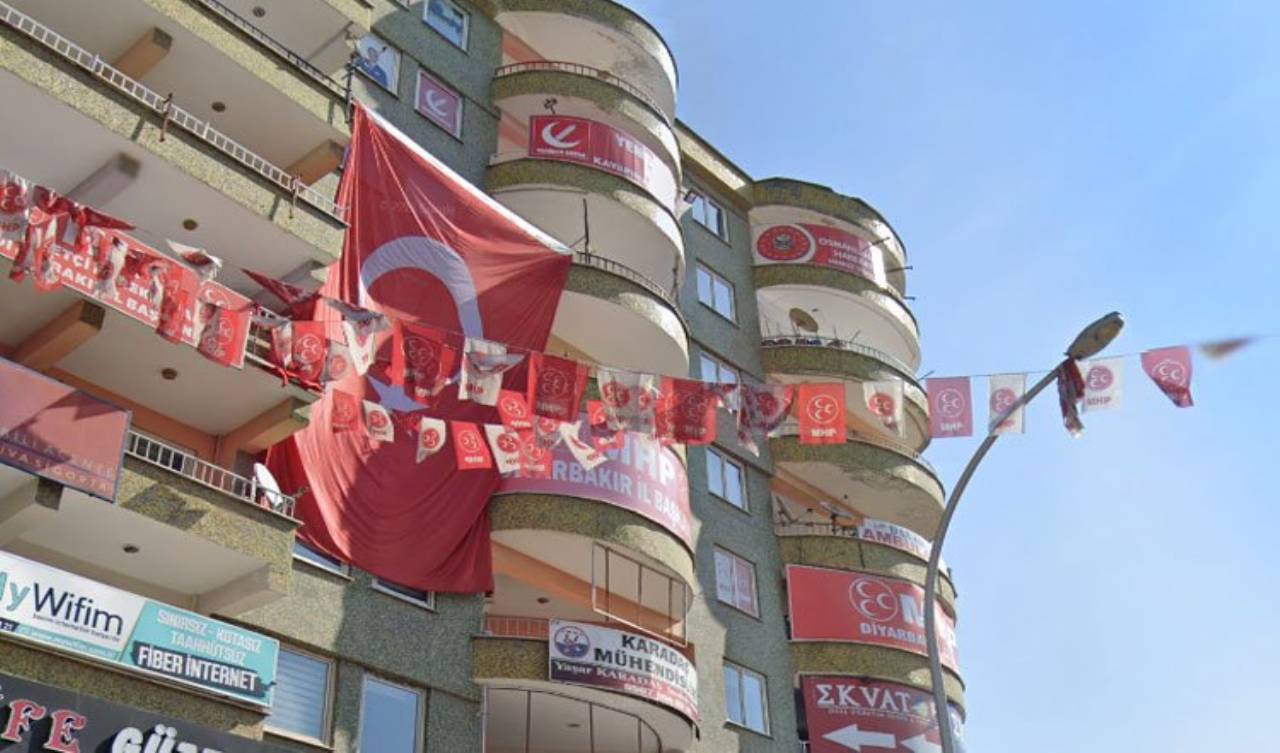 MHP Diyarbakır'daki İl Başkanlığı'nı kapattı