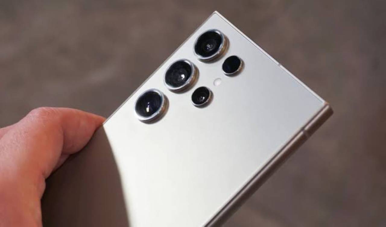 Samsung Galaxy S25 Serisi Qi2 Mıknatısları Olmadan Geliyor