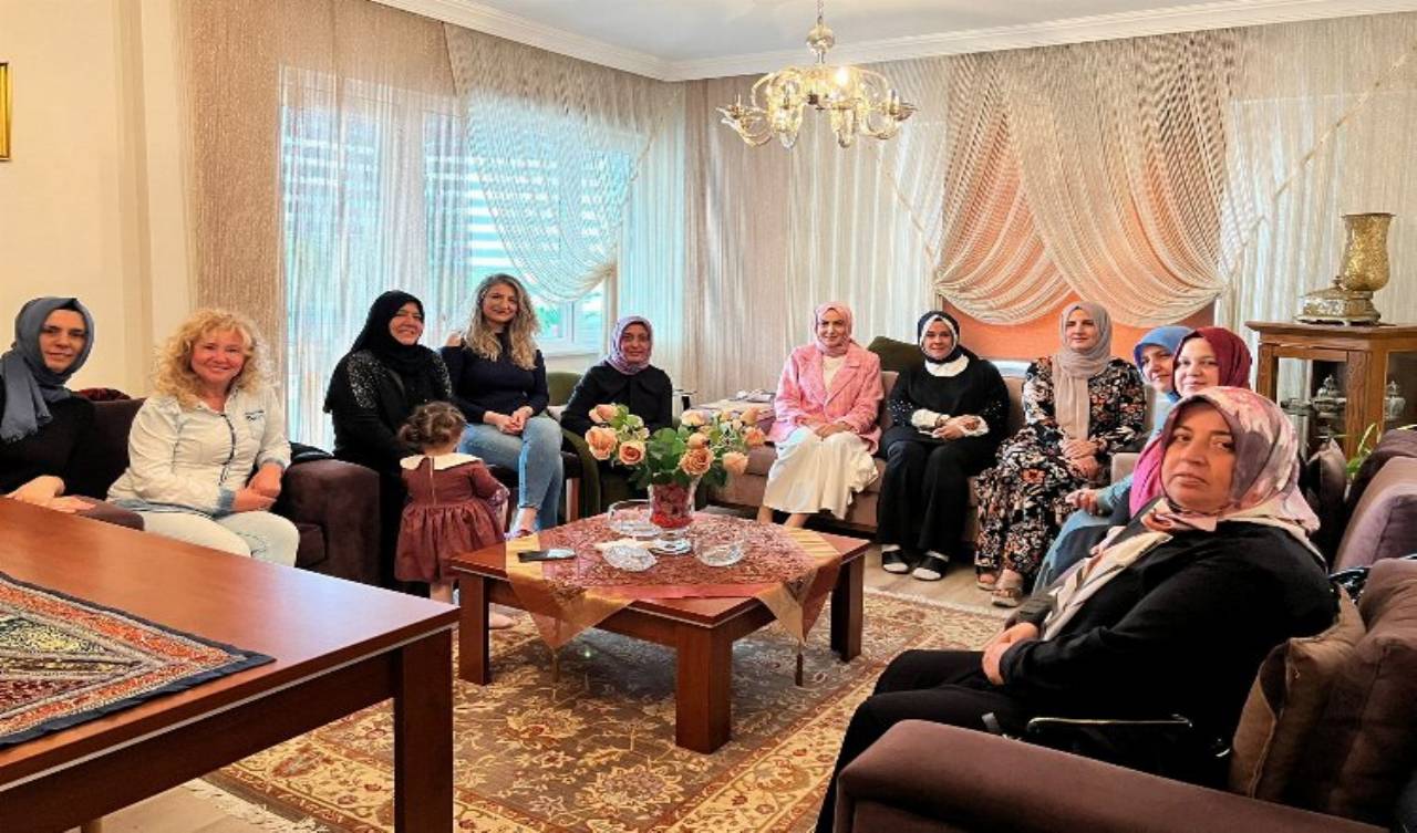 Bursa'da AK kadınlar saha çalışmalarında
