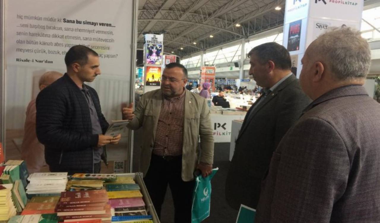 Bursa'da Saadet Partisi'nden 'Kitap Günleri' ziyareti