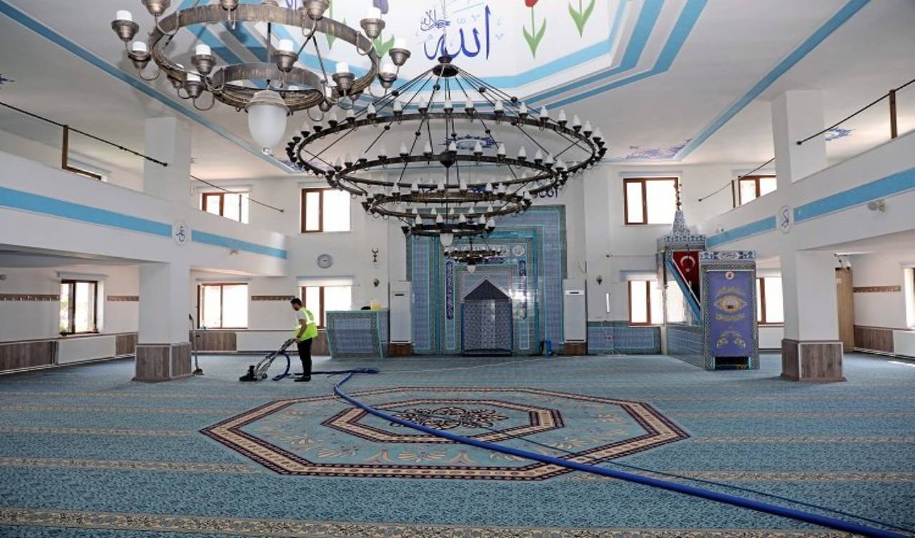 Kayseri Talas'ta camilerde hijyen atağı